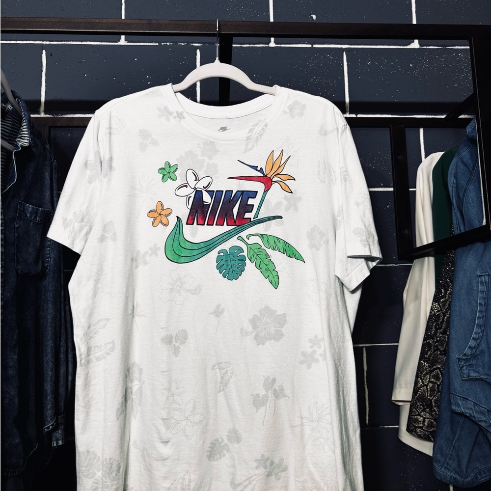 Nike White Tropical Graphic Short Sleeve Tee